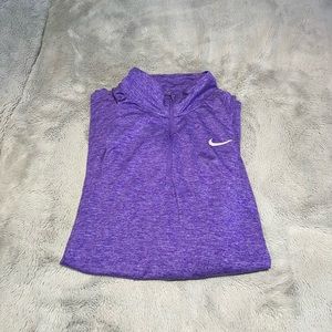 Excellent used condition women’s Nike Dry-fit long sleeve shirt size XL